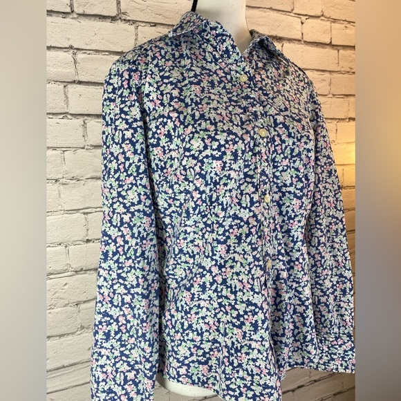 G.H Bass Blue and Pink Floral Tailored Button Front Short size Medium - Picture 4 of 7